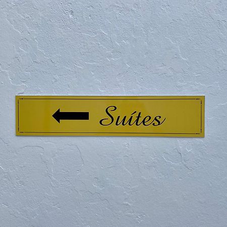 Kalug - Suite Casal Independente Em Guest House 일례우스 외부 사진