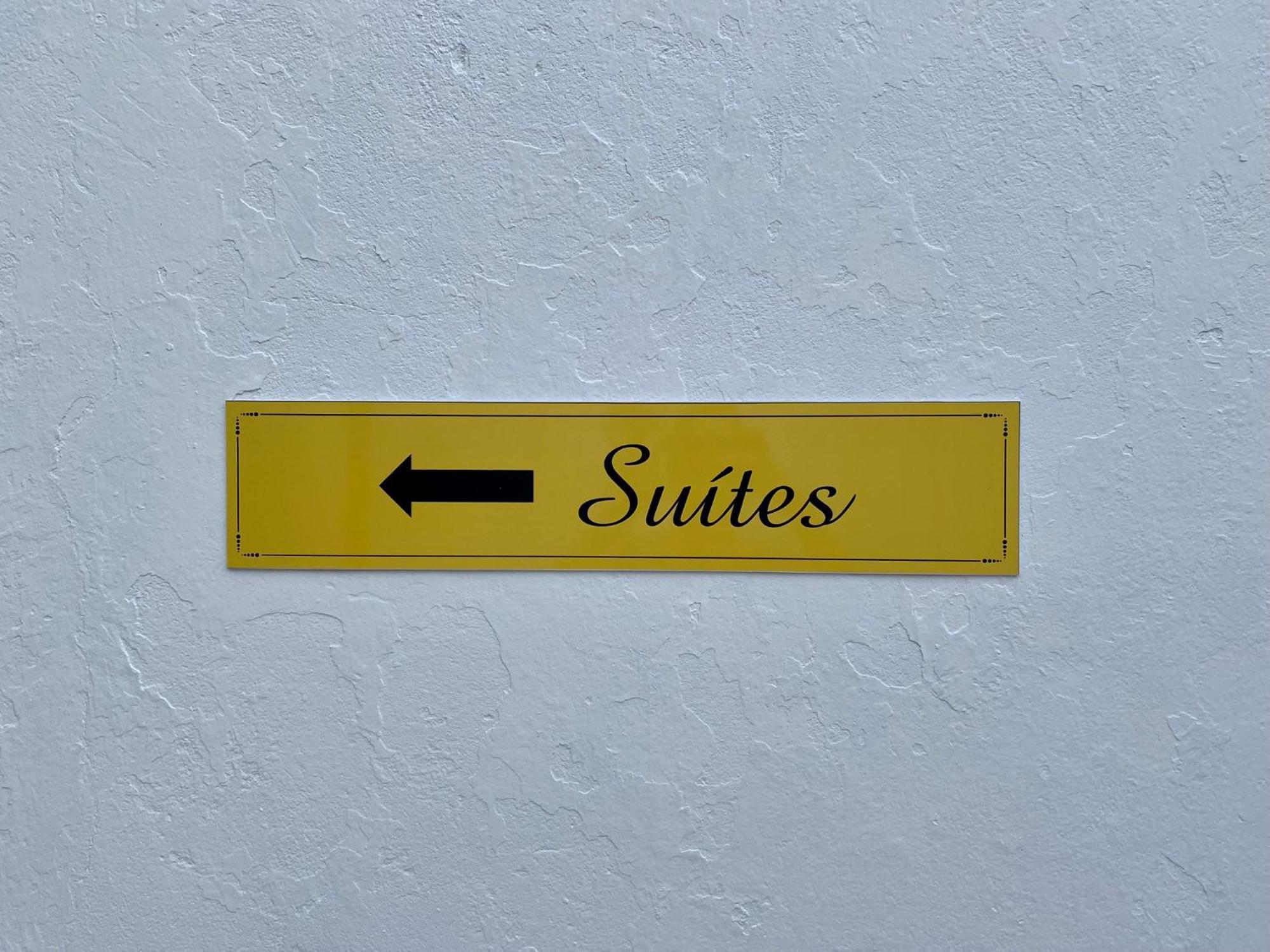 Kalug - Suite Casal Independente Em Guest House 일례우스 외부 사진