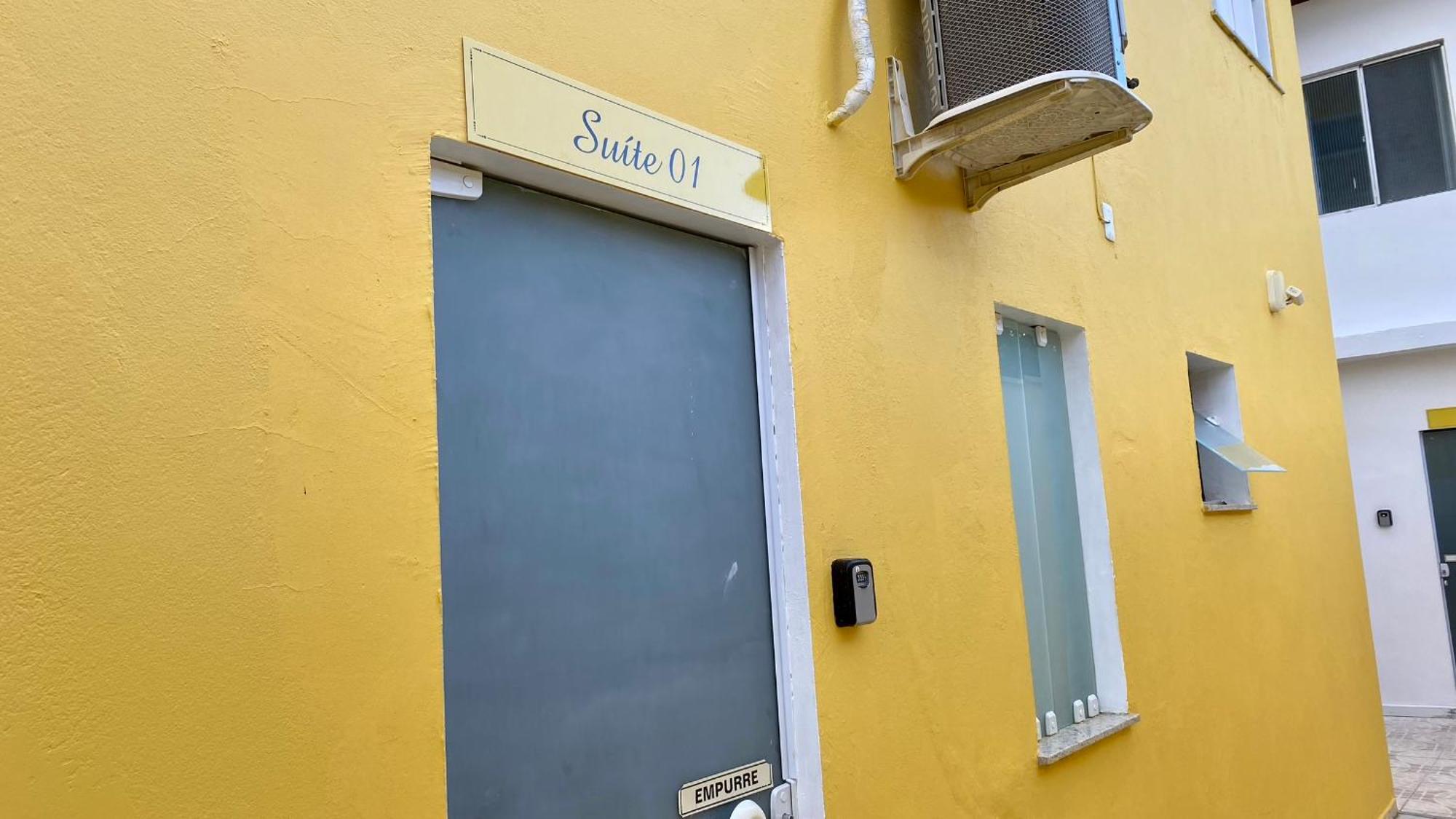 Kalug - Suite Casal Independente Em Guest House 일례우스 외부 사진